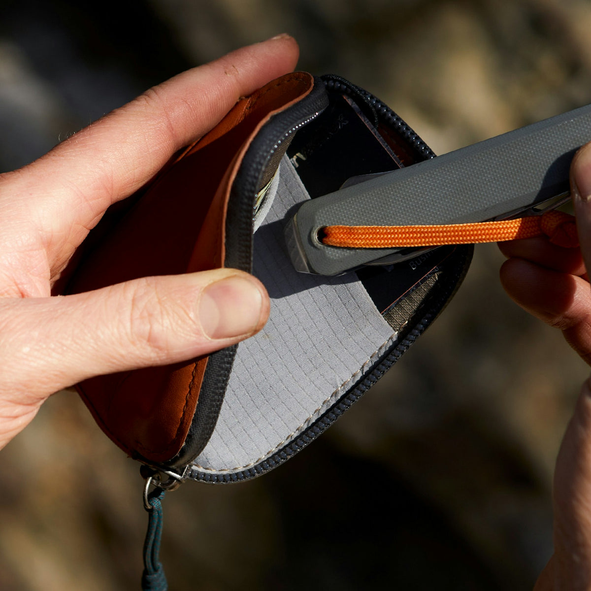 Venture Card Pocket - US 4929