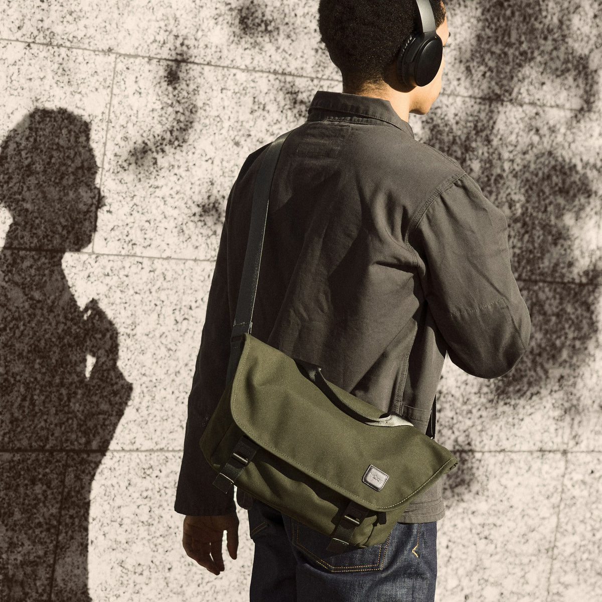 Classic Messenger - US 7083