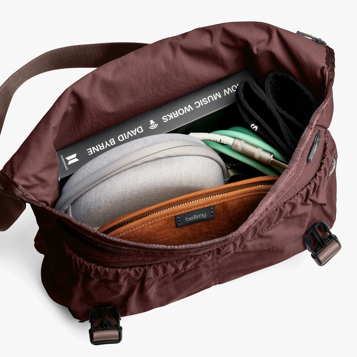 Cinch Messenger - US 9128