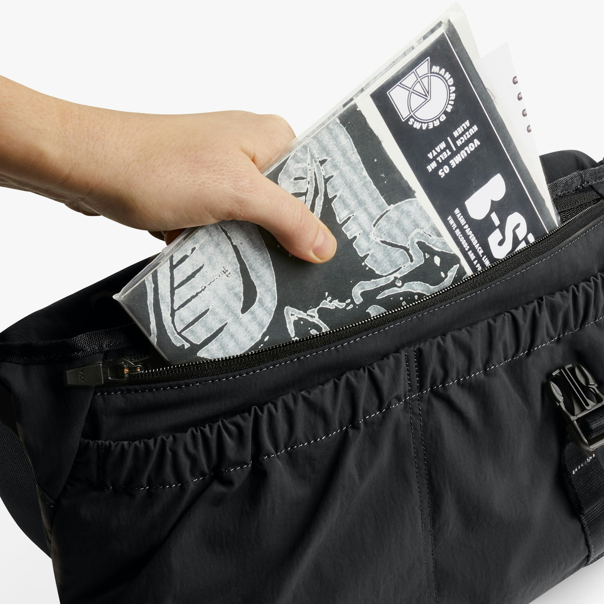 Cinch Messenger - US 5093