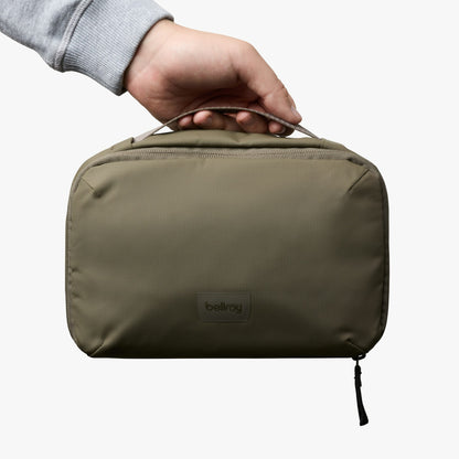 Hanging Toiletry Kit - US 6258