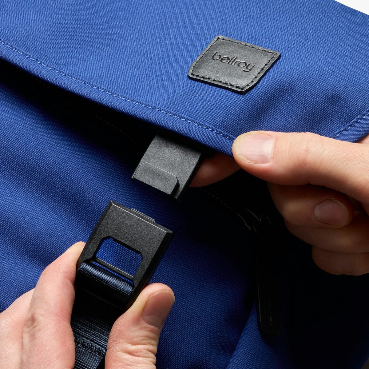 Classic Messenger 13L - US 5700